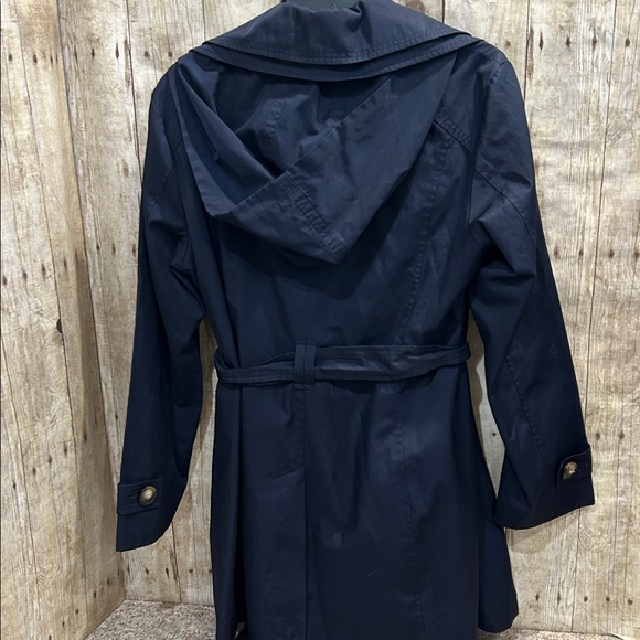 Women’s Navy London Fog Trenchcoat w/detachable hood. New condition - Picture 6 of 15